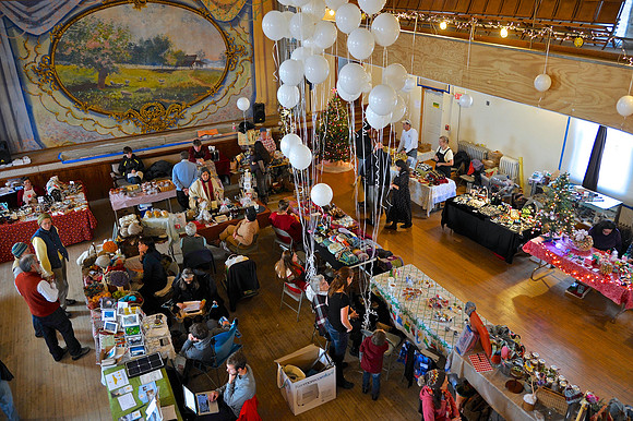 _DC12871  11.28.15  Rochester VT  Winter Farmers Market at Pierce Hall. © Jerry LeBlond 2015